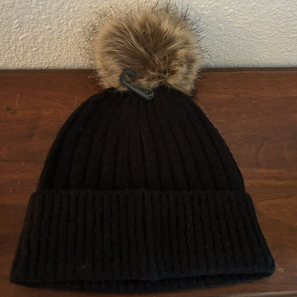 NWT David & Young 'Dog Mom' Vegan Black Rib Knit Winter Hat w/ Faux Fur Pom Pom - Picture 5 of 5